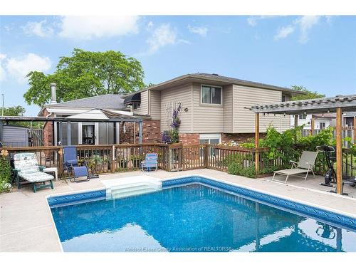 3230 Forest Glade, Windsor, ON 