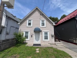 103 Rue Garneau Gatineau (Hull), QC J8X 1S4