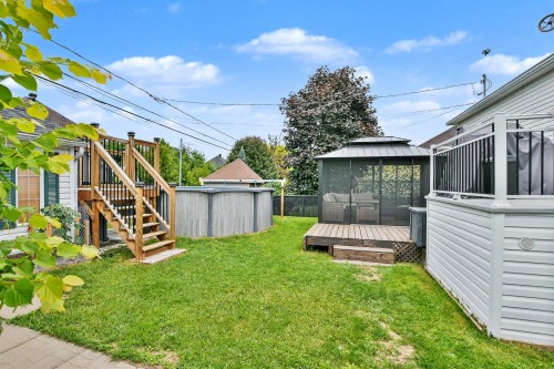 Courtyard - 309 Rue De La Châtelaine, Saint-Jérôme, QC 