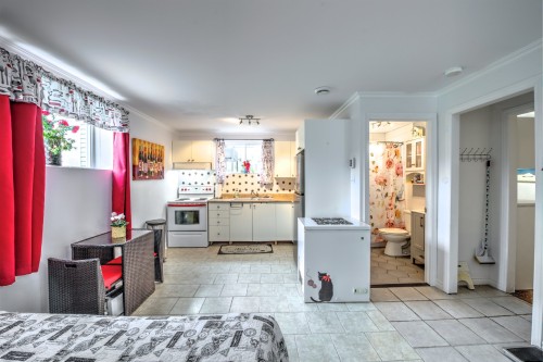 Intergenerational - 123  - 125 Rue Alexandre, Saint-Calixte, QC - Indoor Photo Showing Kitchen