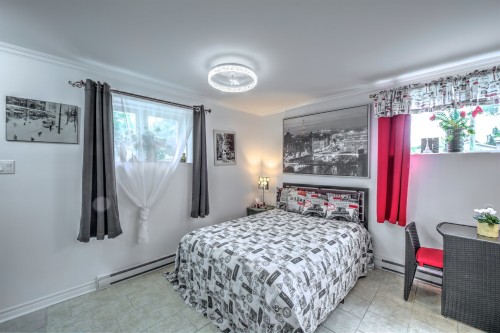Intergenerational - 123  - 125 Rue Alexandre, Saint-Calixte, QC - Indoor Photo Showing Bedroom