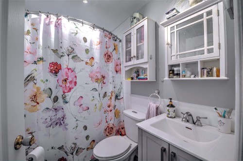 Intergenerational - 123  - 125 Rue Alexandre, Saint-Calixte, QC - Indoor Photo Showing Bathroom