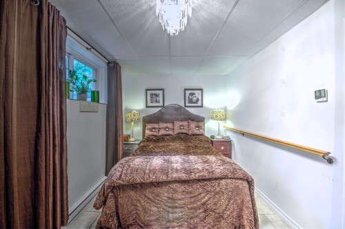 Intergenerational - 123  - 125 Rue Alexandre, Saint-Calixte, QC - Indoor Photo Showing Bedroom