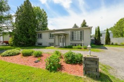 82 Ch. Richelieu  Saint-Mathias-Sur-Richelieu, QC J3L 0L5