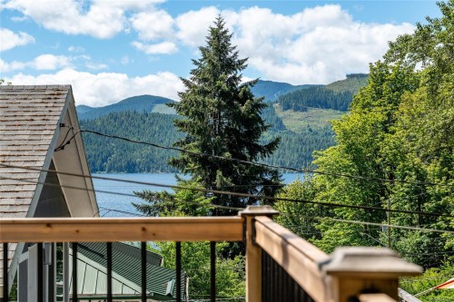 8555 Maple Ridge Rd, Youbou, BC 