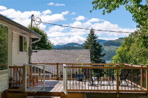 8555 Maple Ridge Rd, Youbou, BC 