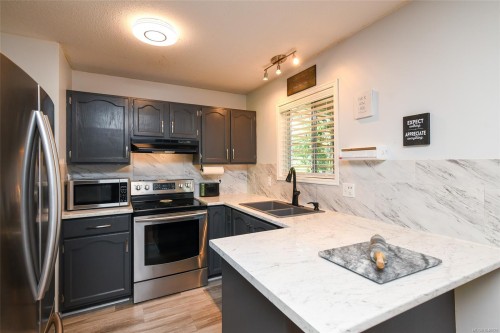 605 Pritchard Rd, Comox, BC 