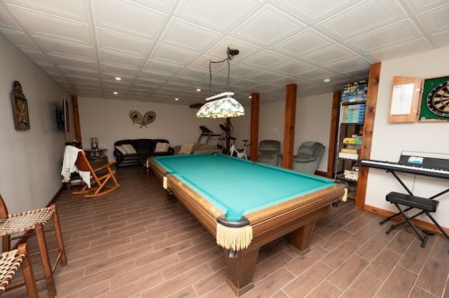 Family Room - 11 Ch. René, Val-D'Or, QC 
