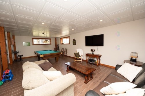 Family Room - 11 Ch. René, Val-D'Or, QC 