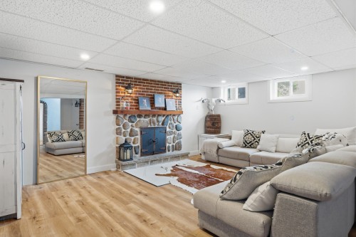 Salle familiale - 975 Route 137, La Présentation, QC 