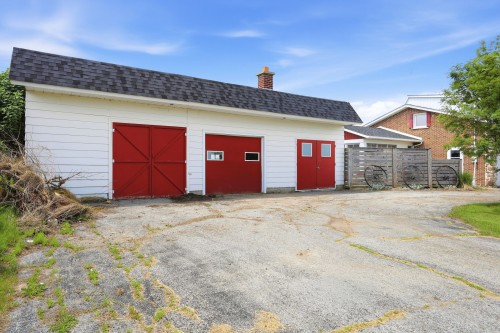 Garage - 975 Route 137, La Présentation, QC 