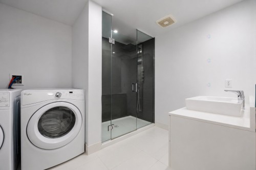 Salle de bains - 910-9 Boul. Des Prairies, Laval (Laval-Des-Rapides), QC 