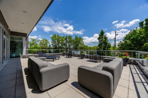 Terrasse - 910-9 Boul. Des Prairies, Laval (Laval-Des-Rapides), QC 