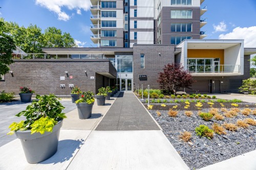 Jardin - 910-9 Boul. Des Prairies, Laval (Laval-Des-Rapides), QC 