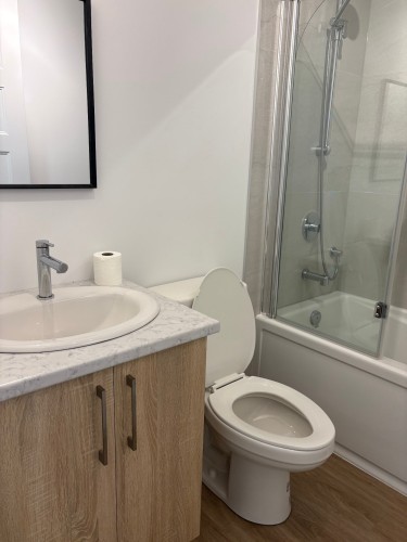 Bathroom - 101-1360 Rue Principale, Saint-Roch-De-L'Achigan, QC 
