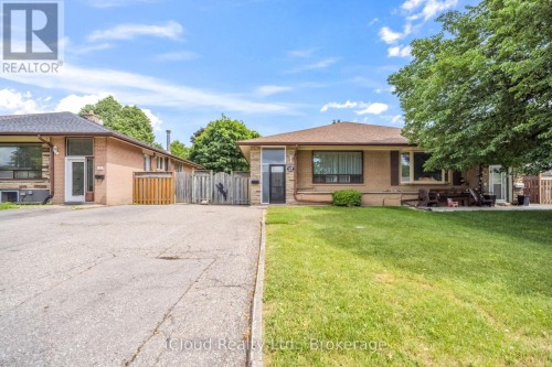 17 ALGONQUIN BOULEVARD  Brampton, ON L6T 1R7