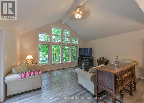 Cathedral ceilings - 7463 Davy Drive, Ramara, ON 