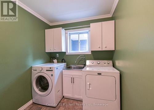 Main floor laundry - 7463 Davy Drive, Ramara, ON 