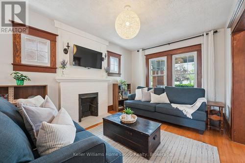 16 GLASGOW STREET N  Guelph (Downtown), ON N1H 4V4