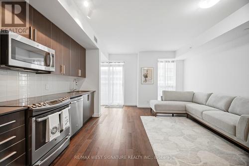 711 - 2212 Lake Shore Boulevard W, Toronto, ON 