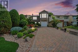 1484 MEADOWBROOK ROAD  Ottawa, ON K1B 5C3
