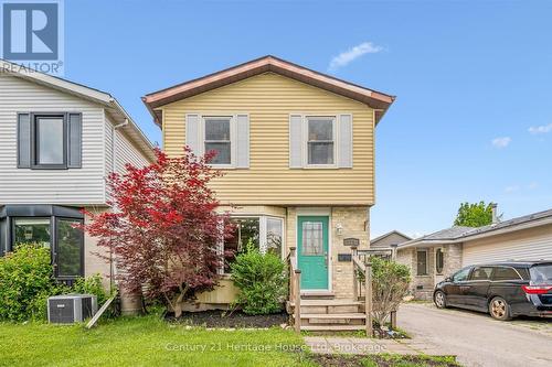 279 STRATHALLAN STREET  Centre Wellington (Fergus), ON N1M 3L6
