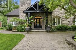 1320 WOODLAND AVENUE  Mississauga, ON L5G 2X9