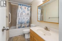 Main Full Bathroom - 