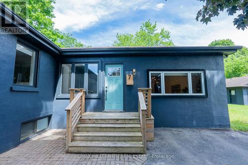 7 VICTORY DRIVE  East Gwillimbury, ON L0G 1M0
