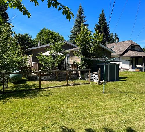 313 1St Avenue, Nakusp, BC 