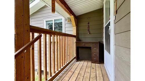 313 1St Avenue, Nakusp, BC 