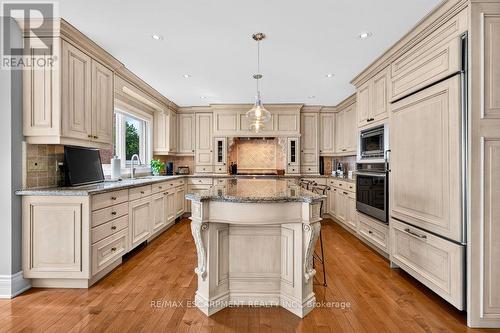 3312 Lakeland Crescent, Burlington, ON 