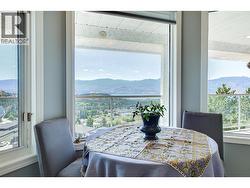 Kitchen nook - views! - 