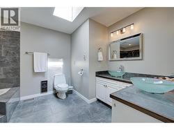 Bathroom on main level - 
