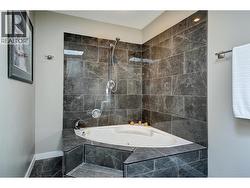 Bathroom on main level - 