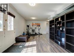 Flex room - access to backyard - 