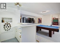 Wet bar in games room - 