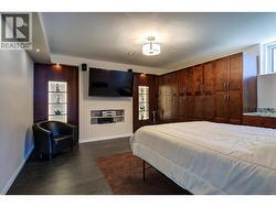 Bedroom on the lower level (in-law suite potential) - 