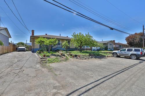 833 Sudbury Avenue  Kamloops, BC V2B 1Z8