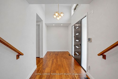 716 North Shore Boulevard E, Burlington, ON - Indoor Photo Showing Other Room