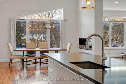 716 North Shore Boulevard E, Burlington, ON - Indoor