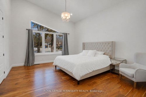 716 North Shore Boulevard E, Burlington, ON - Indoor Photo Showing Bedroom