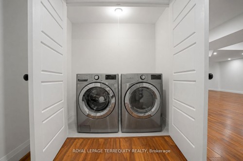 716 North Shore Boulevard E, Burlington, ON - Indoor Photo Showing Laundry Room