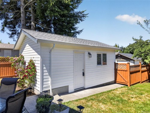 1230 Beckton Dr, Comox, BC 