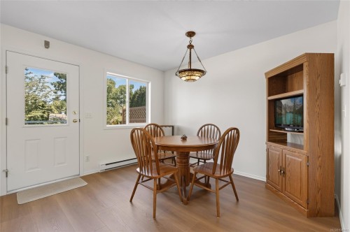 1230 Beckton Dr, Comox, BC 