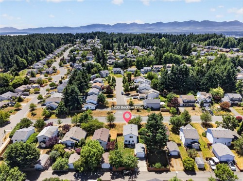 1230 Beckton Dr, Comox, BC 