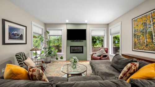 326 Forester Ave, Comox, BC 