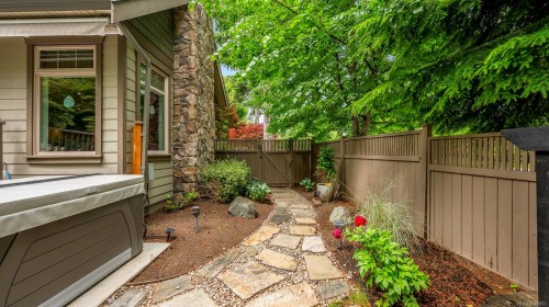326 Forester Ave, Comox, BC 