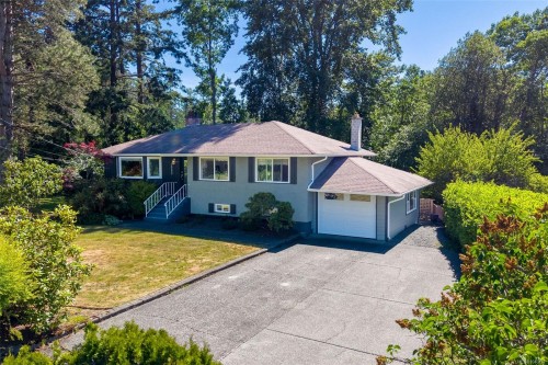 3990 Haro Rd, Saanich, BC 