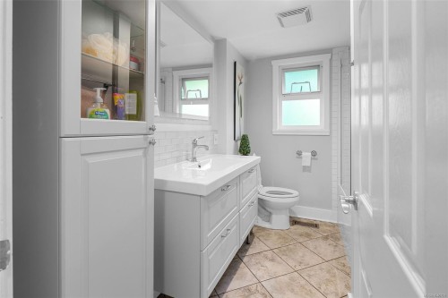 3990 Haro Rd, Saanich, BC 